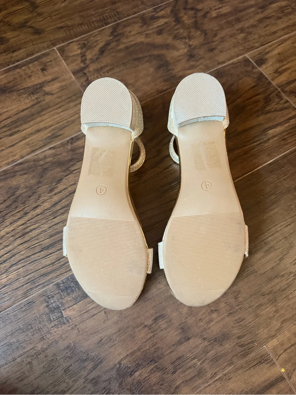 Heel sandals for girls